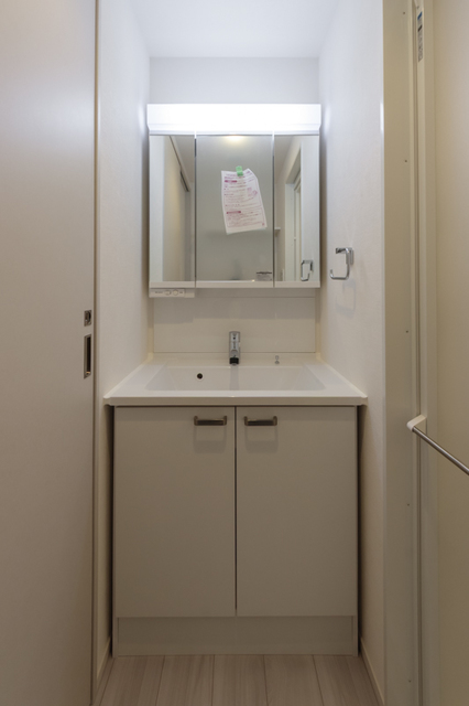 洗面設備　※写真は同タイプ住戸です。