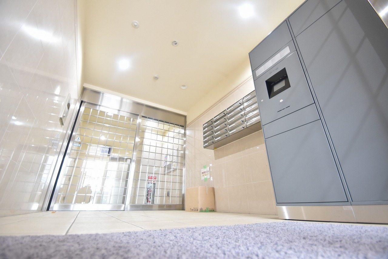 ロビー　十日市交差点すぐそばにあります。