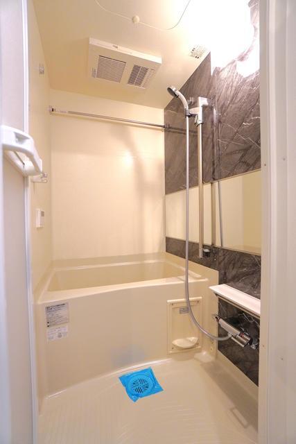 バス・シャワールーム　※写真は同タイプ住戸です。