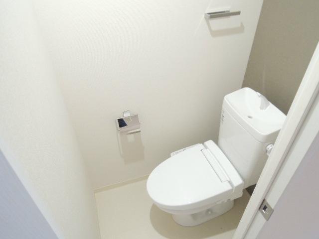 トイレ　温水洗浄便座