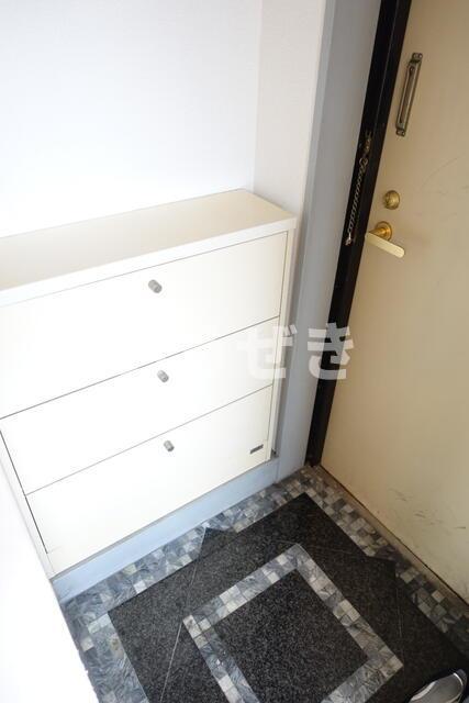 玄関　シューズボックス?