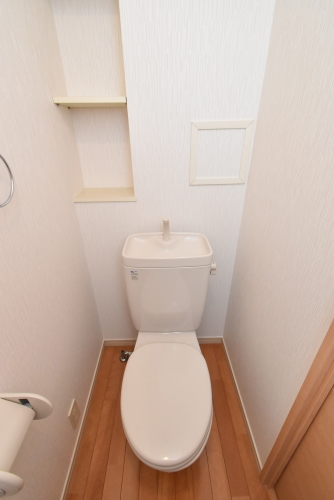 トイレ　※同物件反転タイプのお部屋です。現状優先になります。