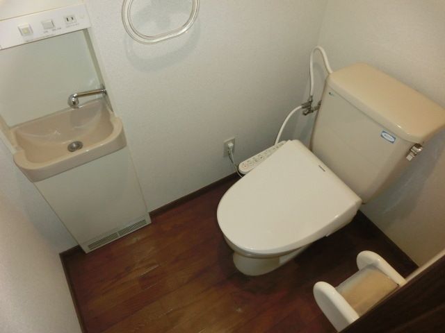 トイレ　ウォシュレット完備