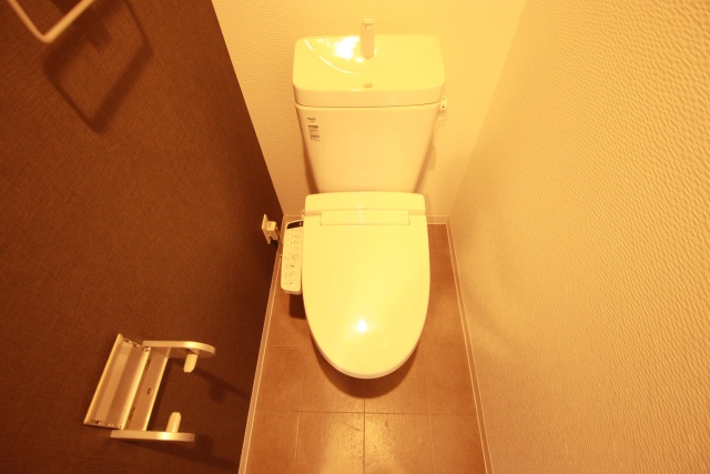 トイレ　※別室の参考写真の為、現況優先です。