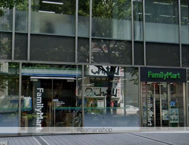 コンビニ　ファミリーマート（コンビニ）まで286m