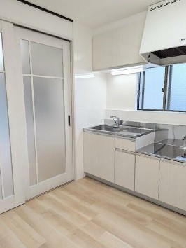 キッチン　ガスコンロ設置可。