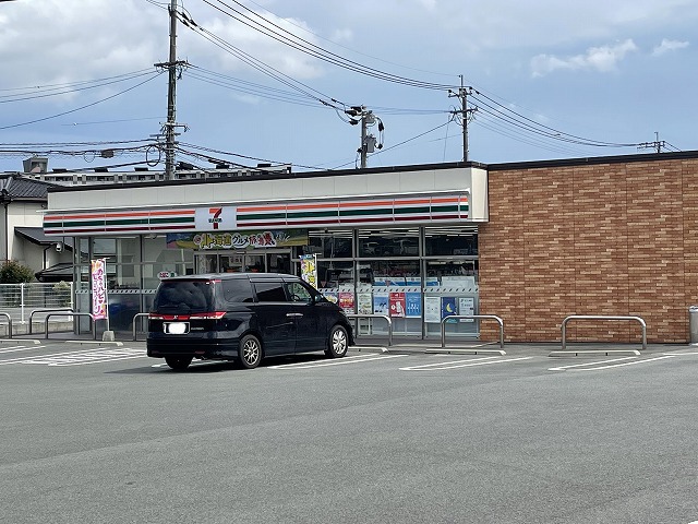 コンビニ　セブンイレブン　須屋市民センター前店（コンビニ）まで650m