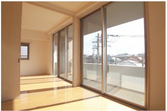 居室・リビング　【3LDK角部屋陽当り良好物件☆】