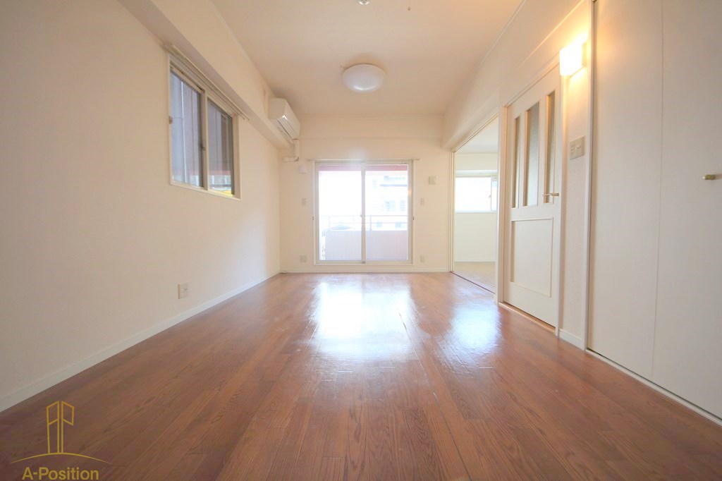 居室・リビング　シャルムヒルズ南森町