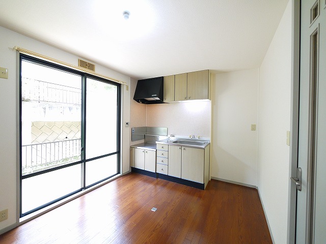 居室・リビング　ゆったり過ごせる居間です