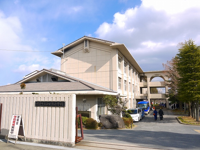 小学校　精華町立 山田荘小学校（小学校）まで432m