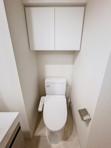 トイレ　温水洗浄便座付き