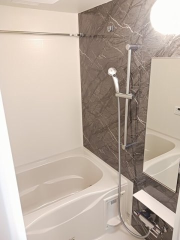 バス・シャワールーム　日々の疲れを癒すお風呂付です