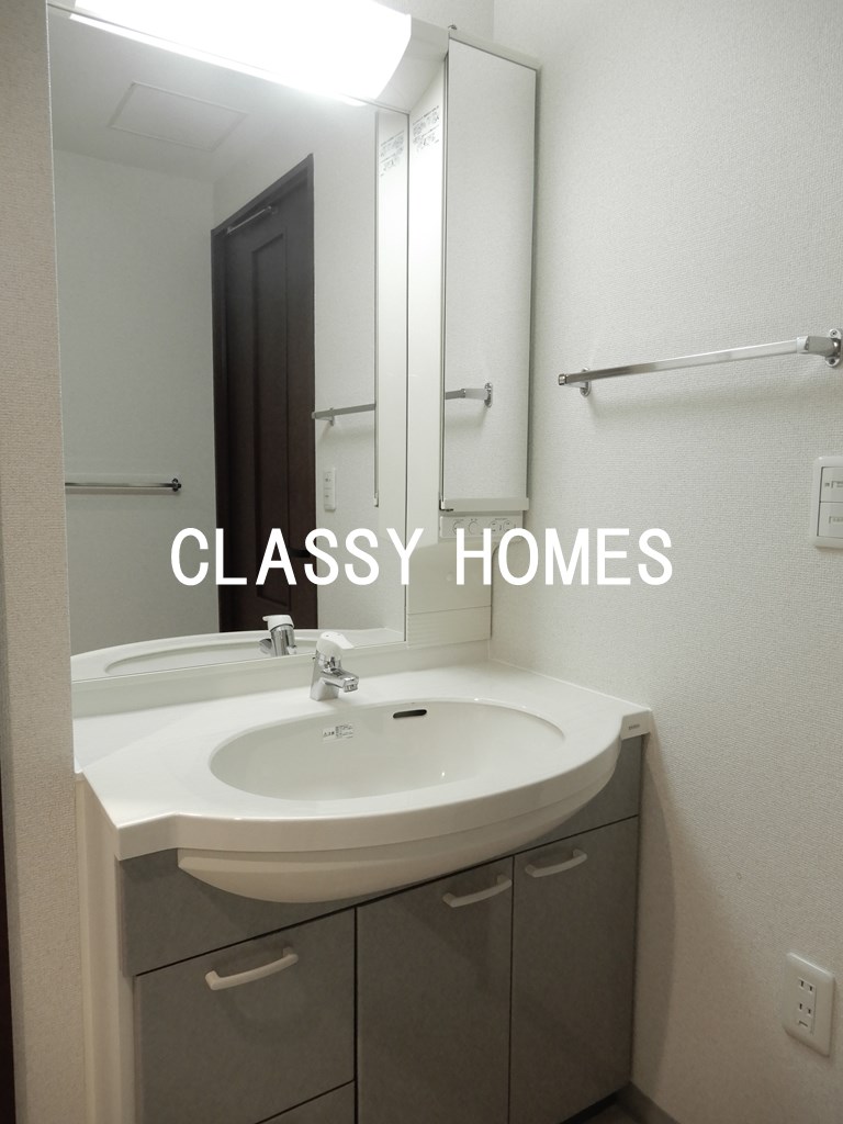 洗面設備　2004年竣工アクティ汐留：洗面台