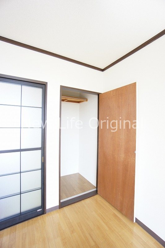 収納　棚が無く自由にレイアウトすることができます☆