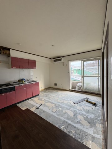 キッチン　絶賛室内手直し中です♪