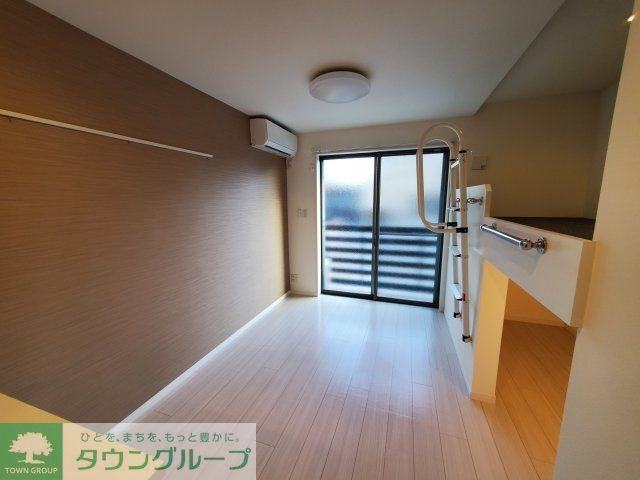 居室・リビング　※同物件別部屋※参考写真