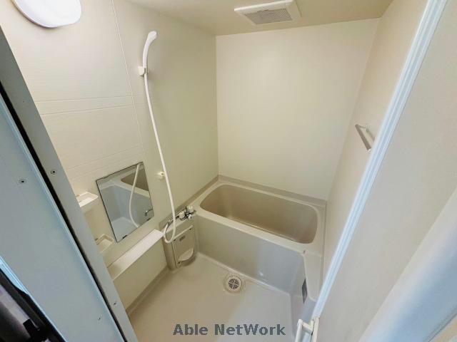 バス・シャワールーム　同型反転