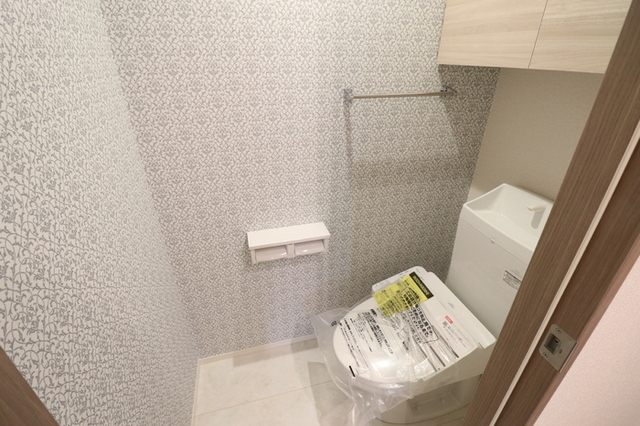 トイレ　温水洗浄暖房便座