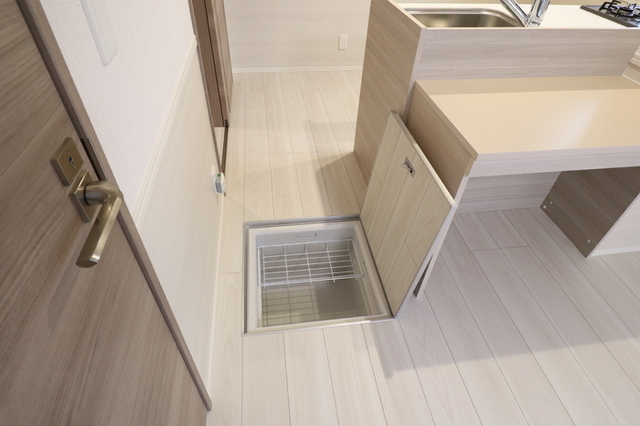 収納　床下収納