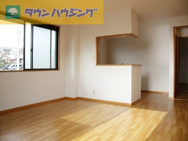 居室・リビング　２面採光で明るいお部屋