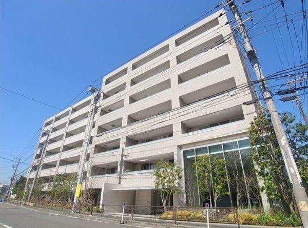 建物外観　オートロック完備