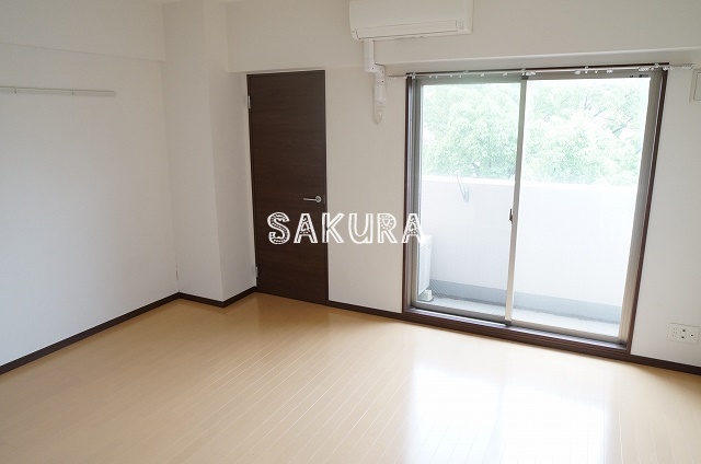 居室・リビング　使いやすい形の為、レイアウトを楽しめます♪