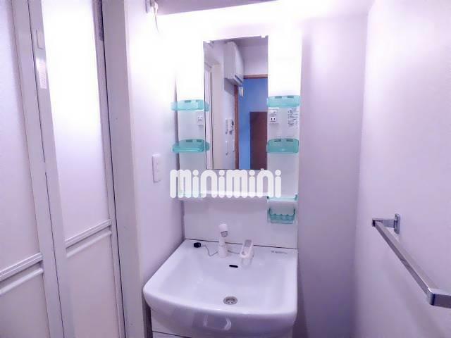 洗面設備　収納豊富なシャドレです。