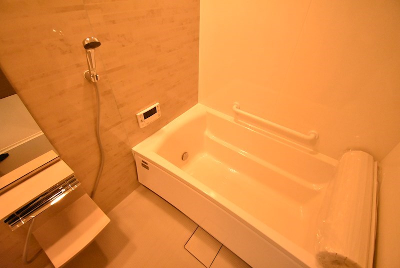 バス・シャワールーム　1418の追い焚き機能付き浴槽