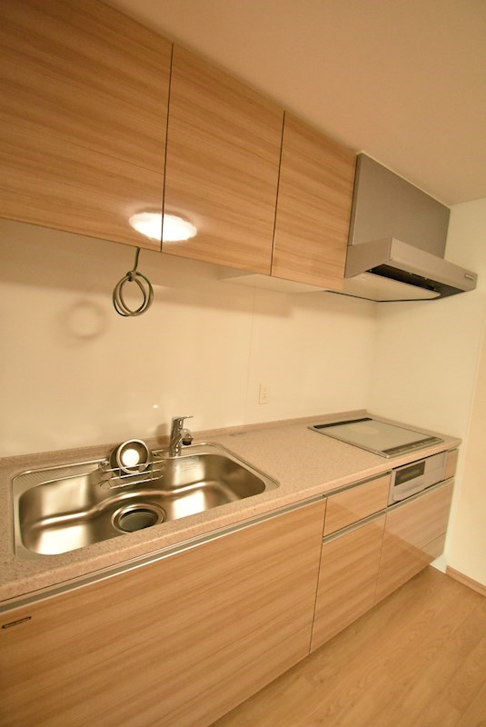 キッチン　ＩＨ３口コンロ、グリル付