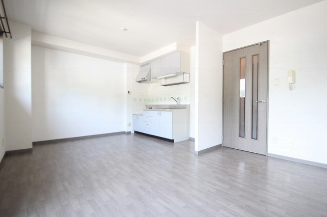 キッチン　同物件別室です