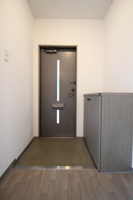 玄関　同物件別室です