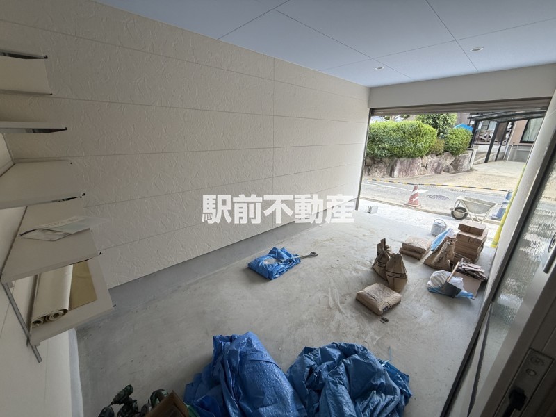 Garage House IIの玄関写真