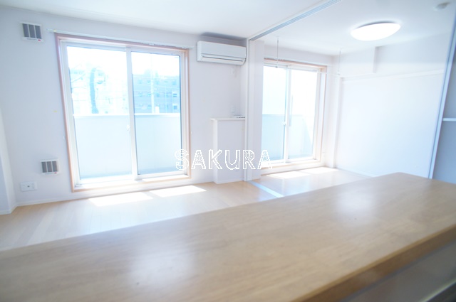 居室・リビング　使いやすい形の為、レイアウトを楽しめます♪