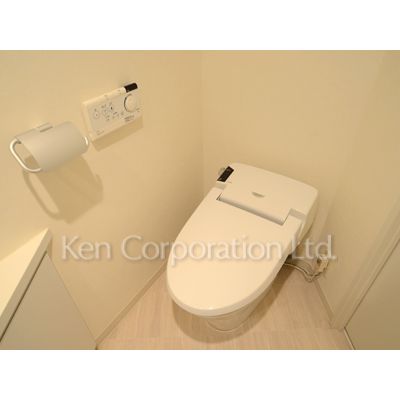 トイレ　同タイプ8階のお部屋を撮影。仕様が異なることがあります。