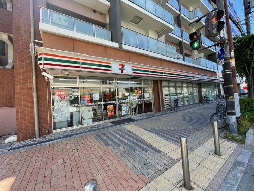 コンビニ　セブンイレブン 東大阪長堂1丁目店（コンビニ）まで587m