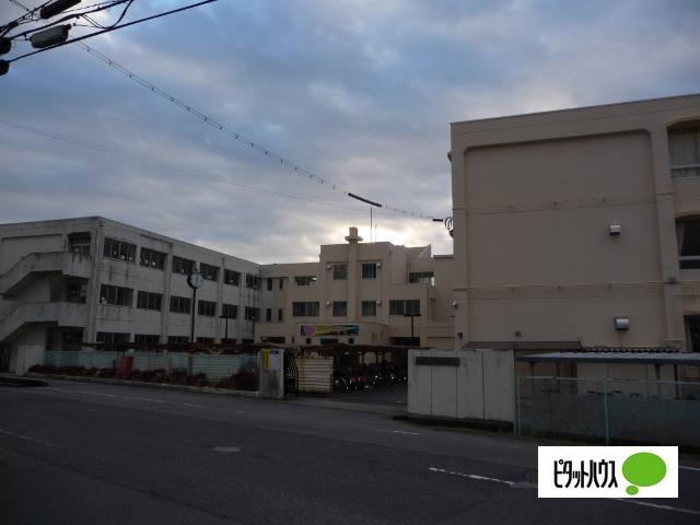 中学校　甲賀市立甲南中学校（中学校）まで1822m