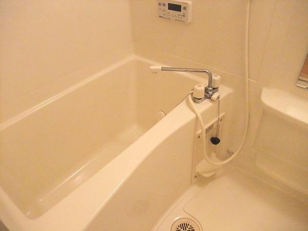 バス・シャワールーム　浴室乾燥機付き！