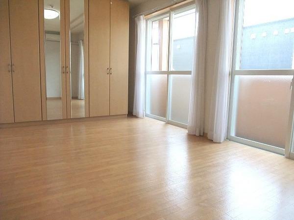 その他部屋・スペース　広々洋室８．６帖！