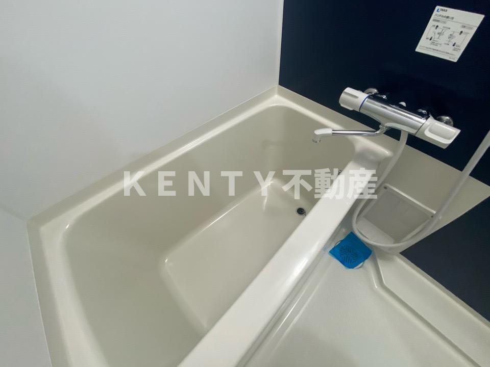 バス・シャワールーム　落ち着いた空間のお風呂です