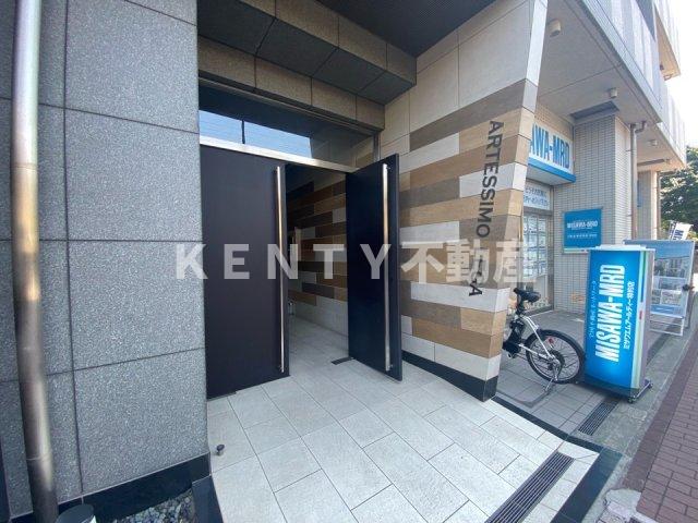 エントランス　建物の内部です