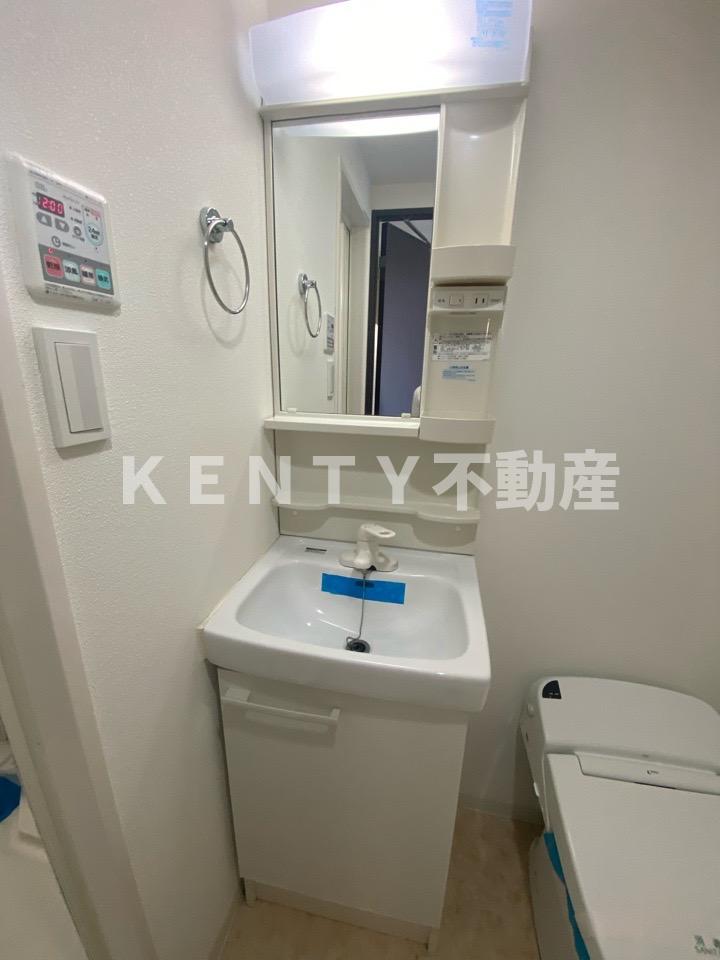 洗面設備　脱衣スペースもあります