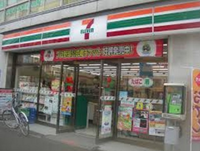コンビニ　セブンイレブン新宿大久保1丁目店（コンビニ）まで350m