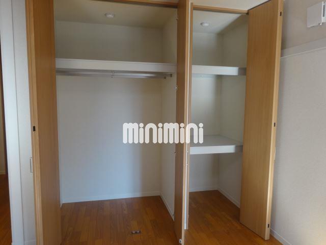 収納　仕切られており収納しやすいです