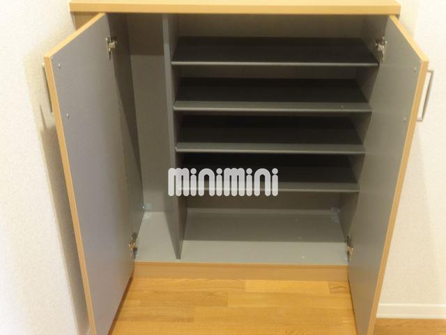 玄関　下駄箱もバッチリ！