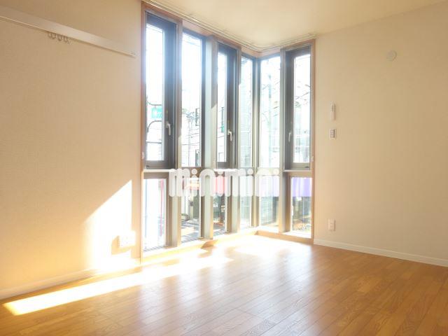 居室・リビング　エアコンがあり年中快適に過ごせます