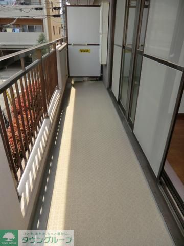 バルコニー　広々としたバルコニー完備