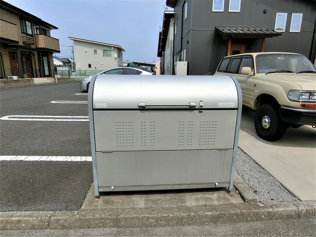 その他設備　敷地内ごみ置き場