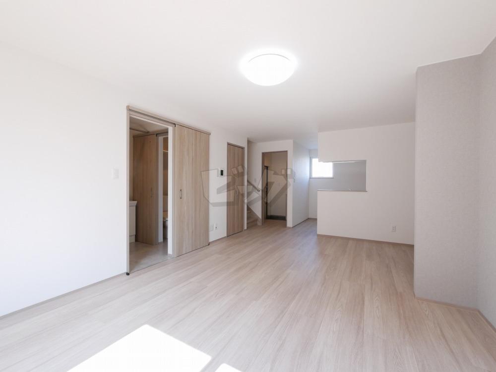 居室・リビング　明るいリビングで気持ちも明るくなりますね♪