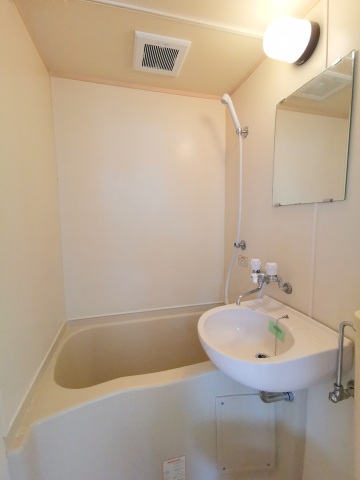 バス・シャワールーム　ゆとりの浴室